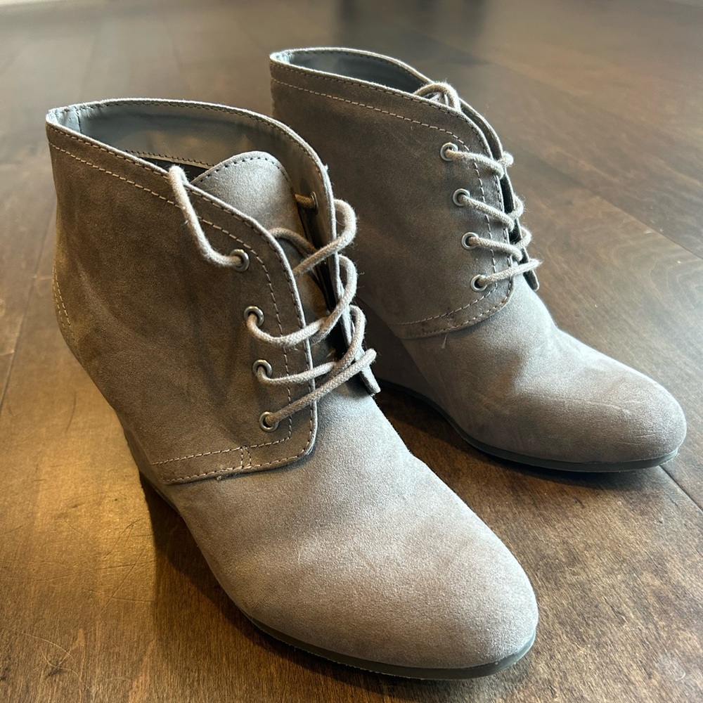 Women’s Wedge booties